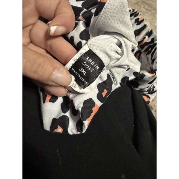 SHEIN Curve Women’s Scoop Neck, Cross Cross Spaghetti Strap Sports Bra - 3XL - Picture 9 of 10